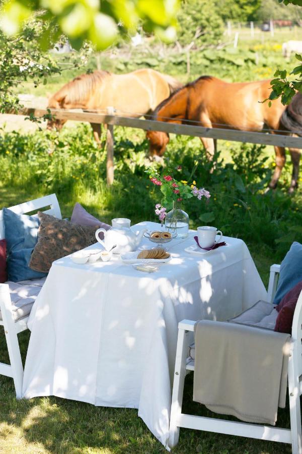 Arroeds Bostaelle Bed & Breakfast Tollarp Bagian luar foto